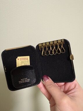 Vintage 80’s Buxton Black Leather Key Holder